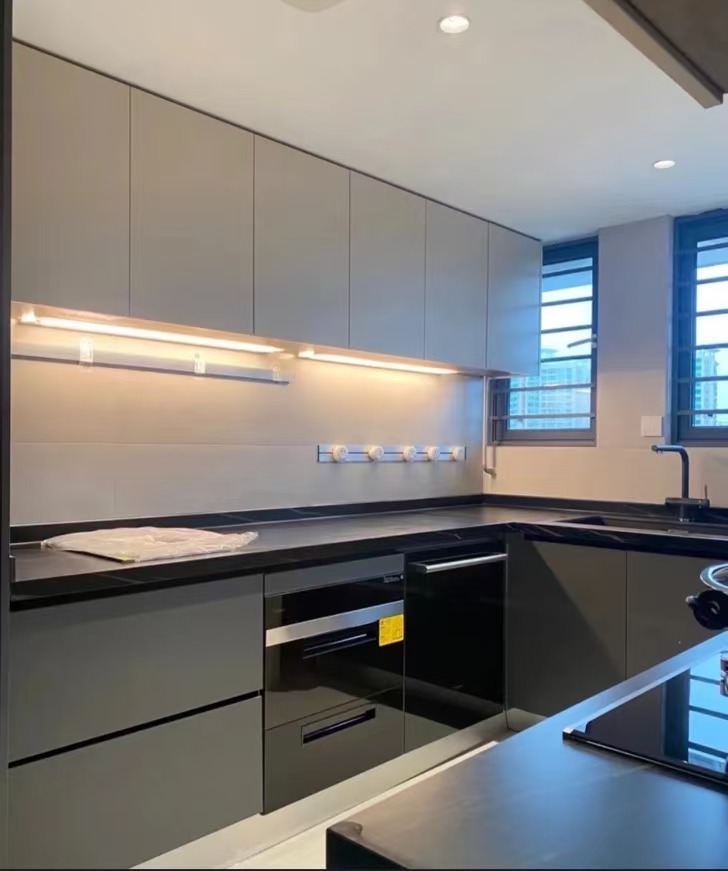 Overall kitchen cabinet