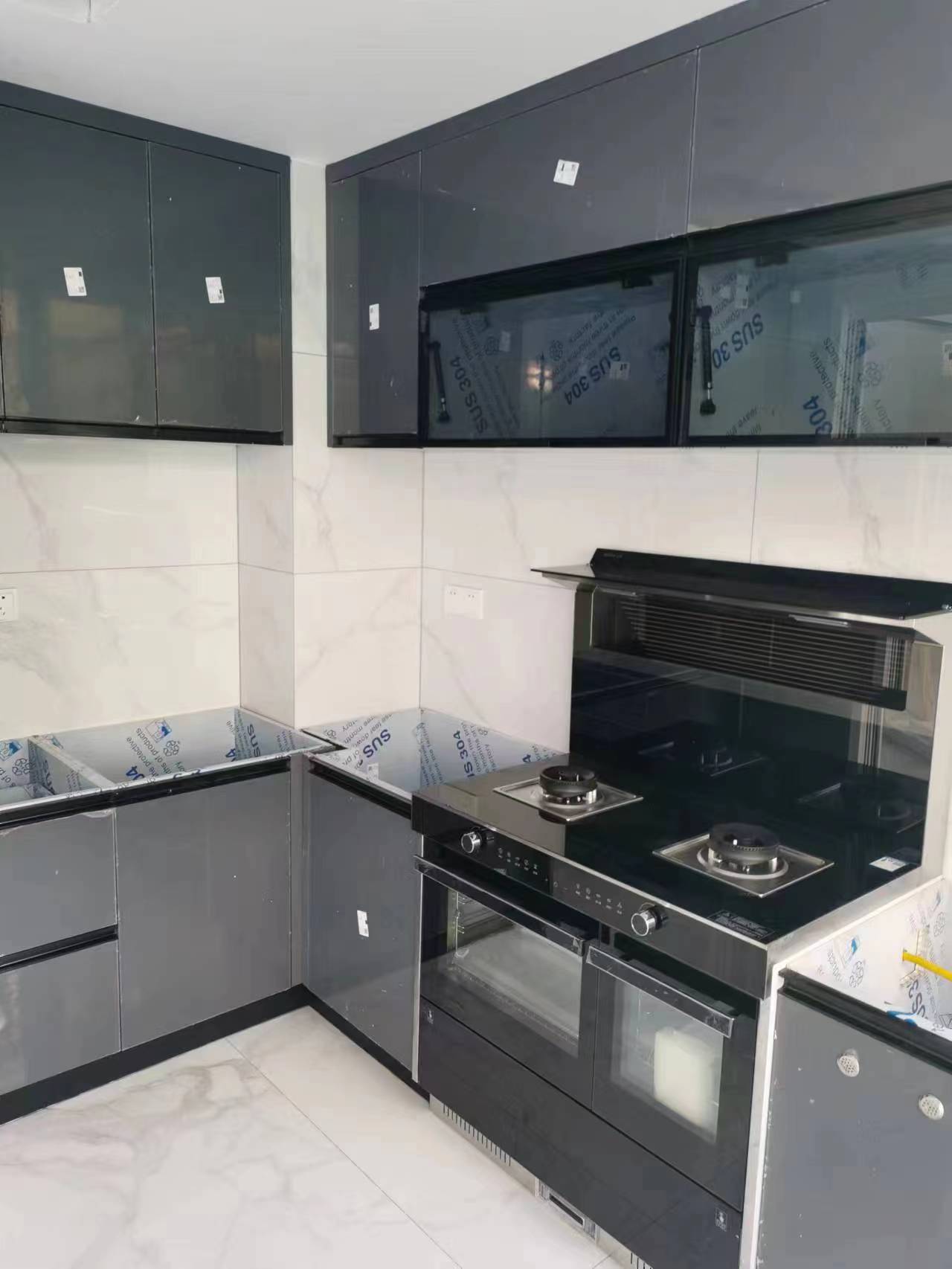 Overall kitchen cabinet
