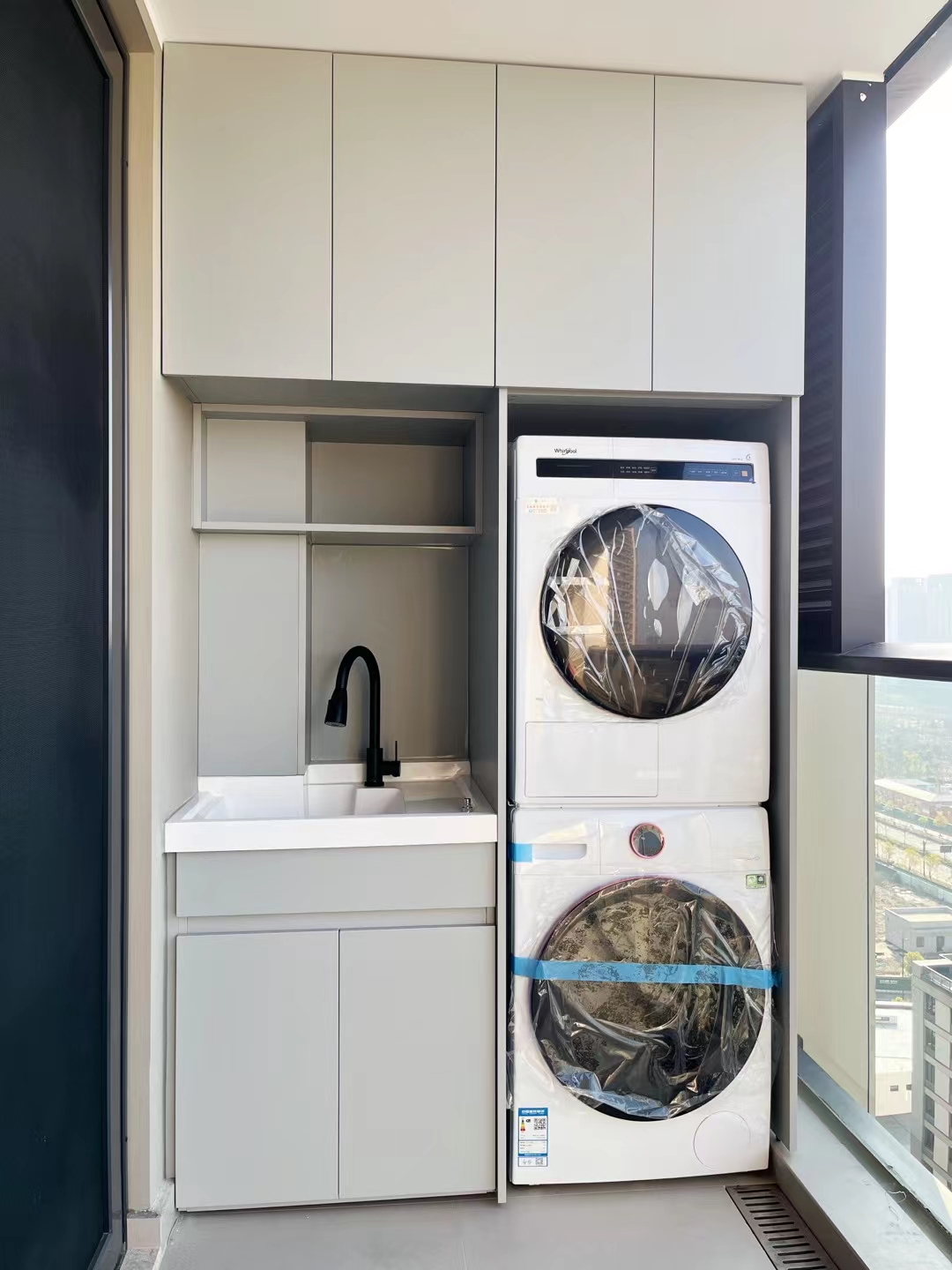 Balcony cabinet