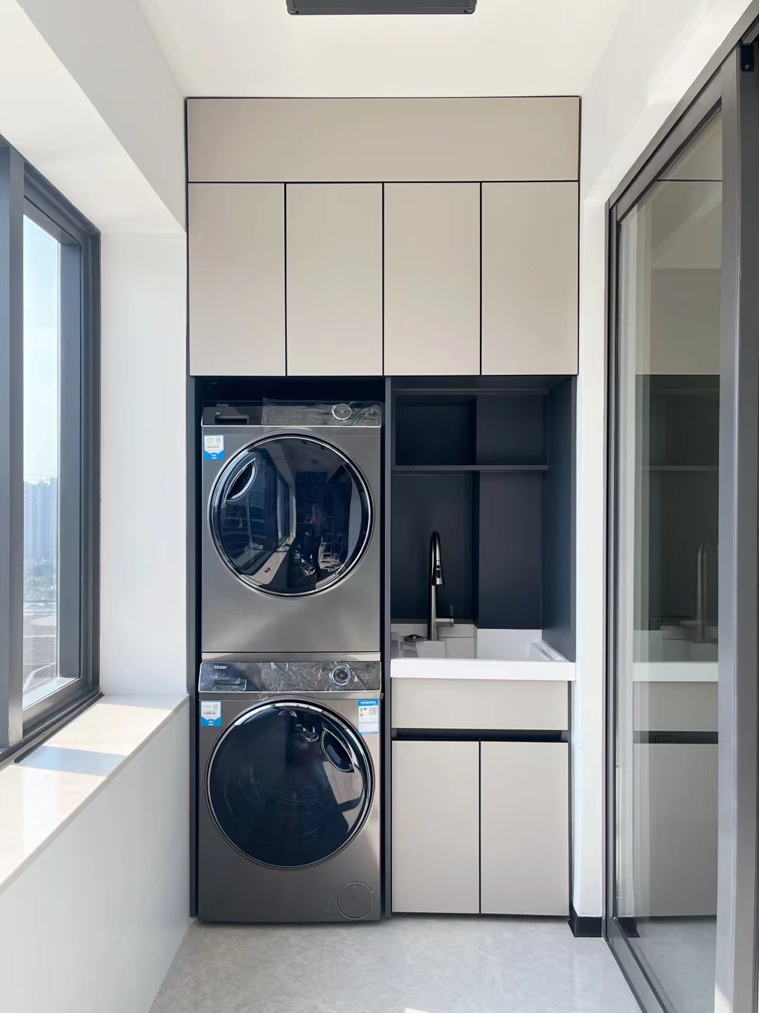 Balcony cabinet
